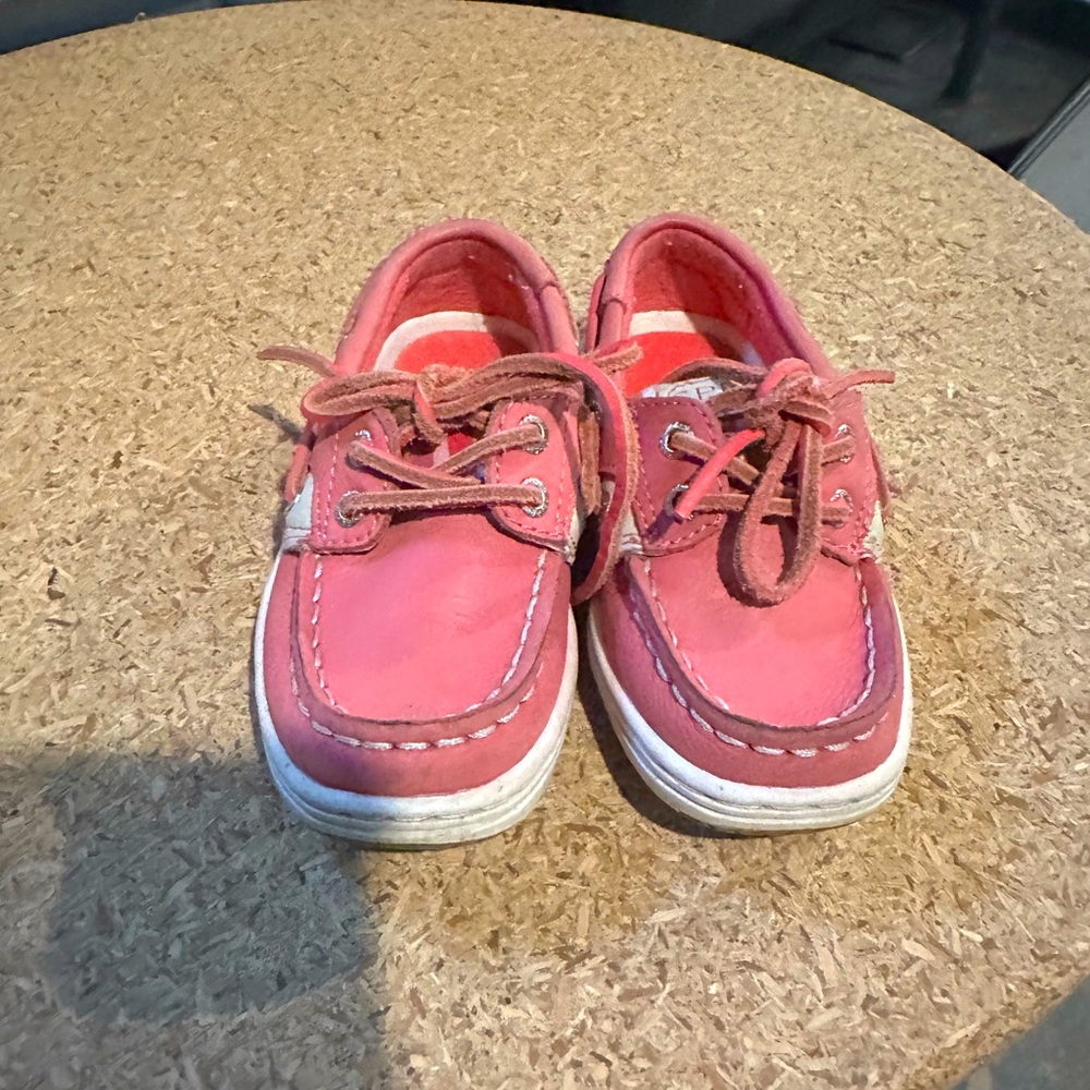Absolutely adorable Sperry boat shoes. Only worn once, in excellent condition